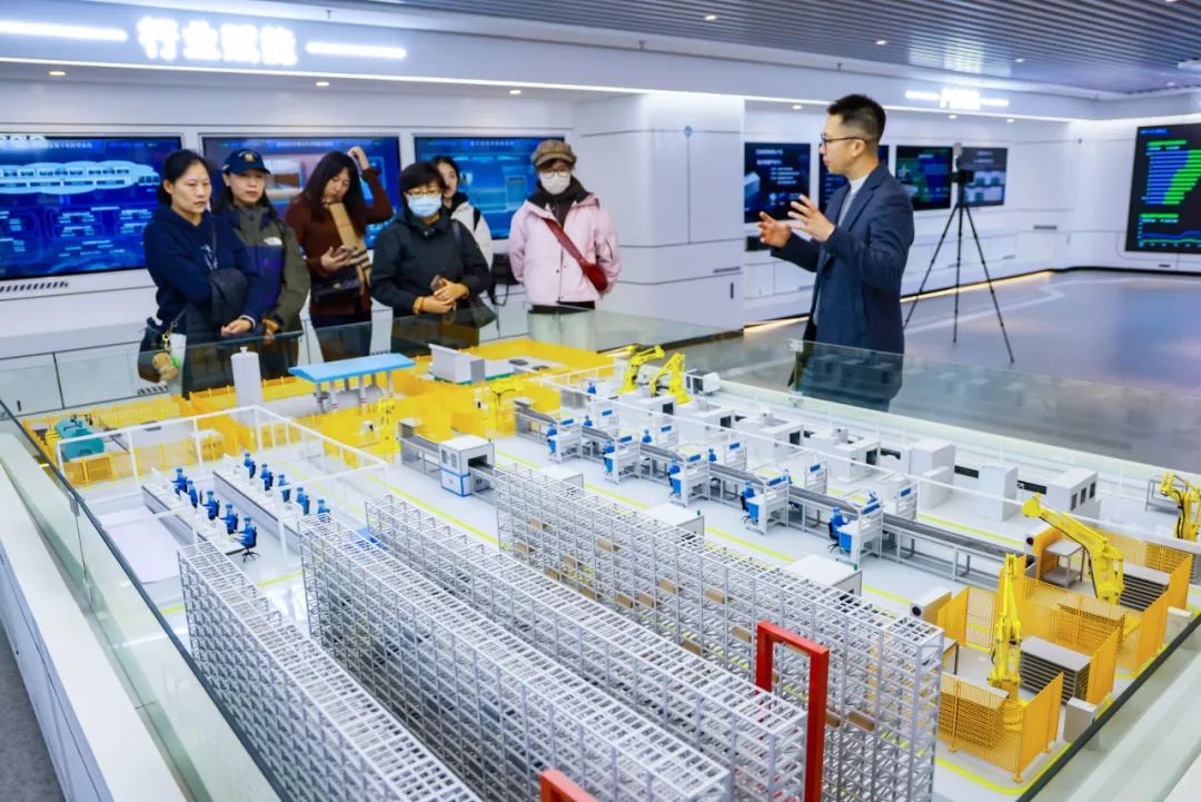 ▲航天新长征大道工业互联网平台展示沙盘