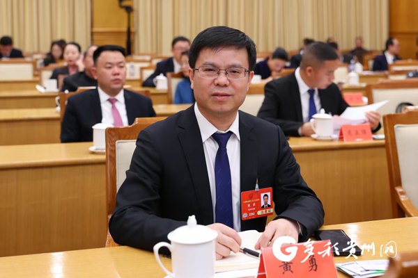 全国人大代表、贵州图智信息技术有限公司董事长黄勇